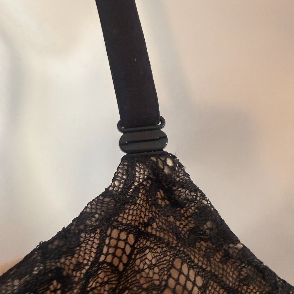 Victoria’s Secret Body by Victoria Black Lace Plunge Bra | 36D - Picture 6 of 11